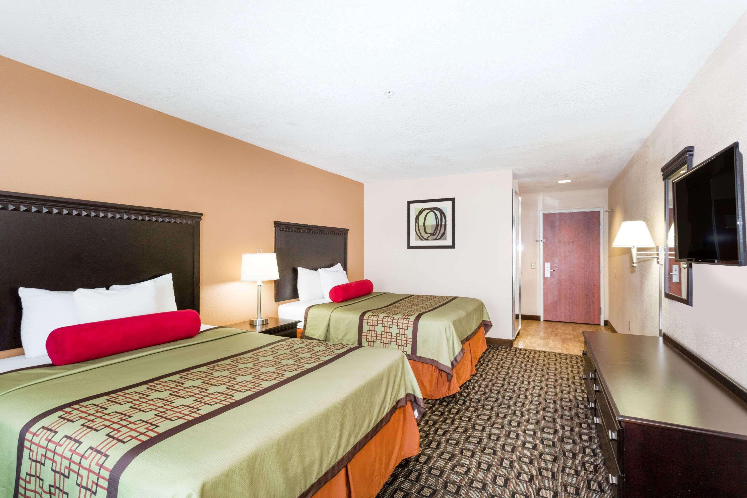 Days Inn & Suites By Wyndham Savannah North I-95 Port Wentworth Εξωτερικό φωτογραφία