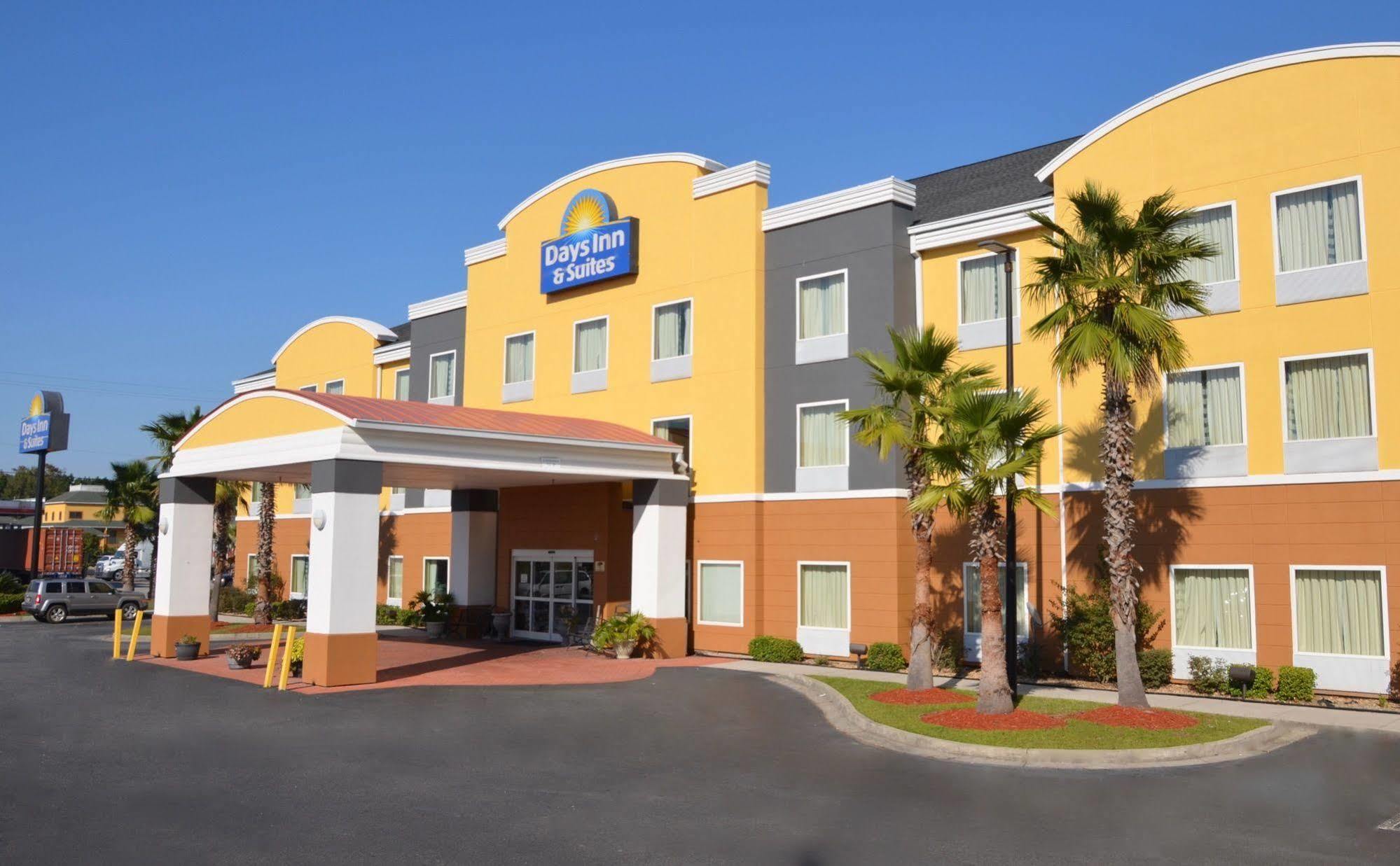 Days Inn & Suites By Wyndham Savannah North I-95 Port Wentworth Εξωτερικό φωτογραφία