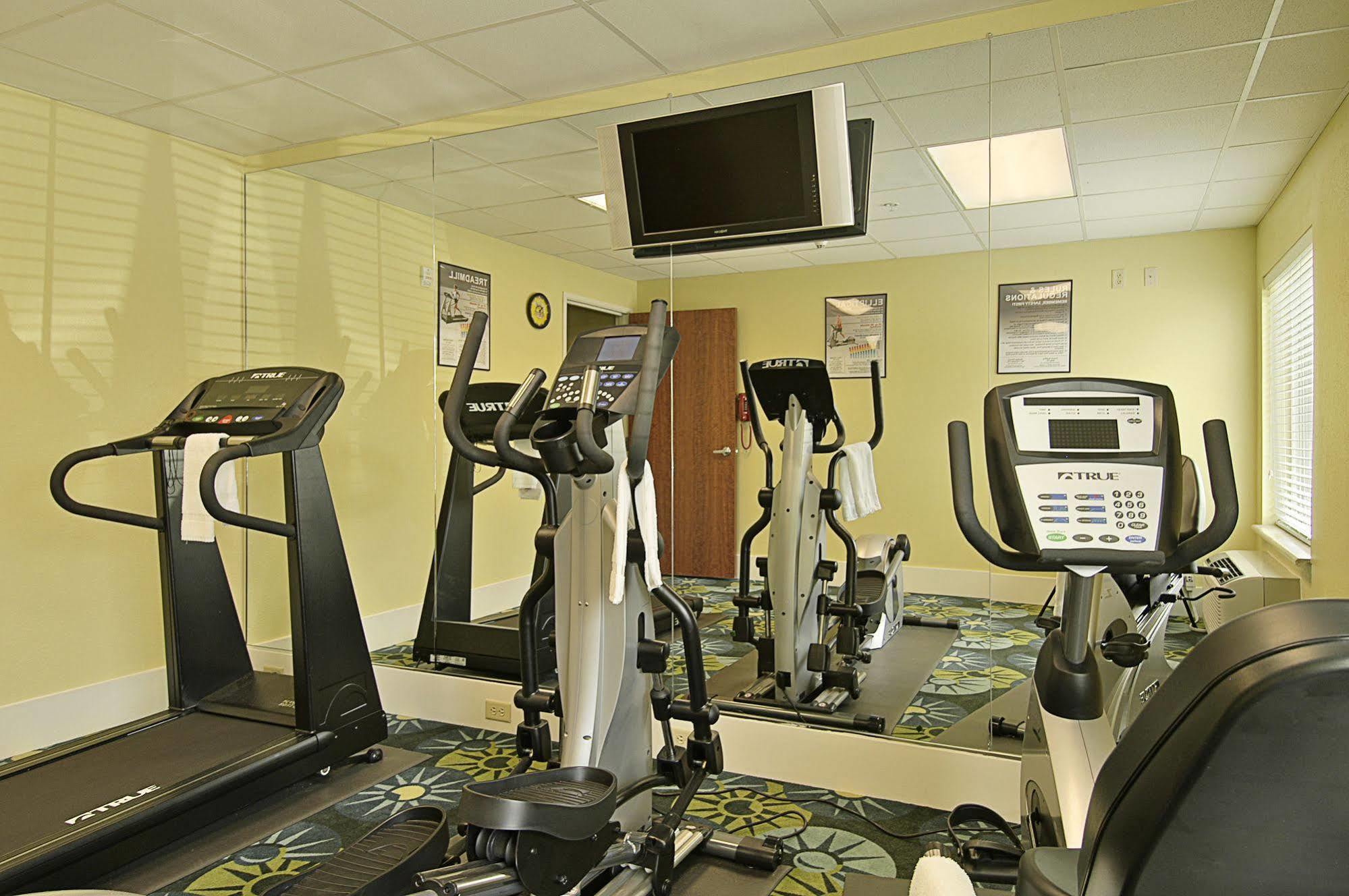 Days Inn & Suites By Wyndham Savannah North I-95 Port Wentworth Εξωτερικό φωτογραφία